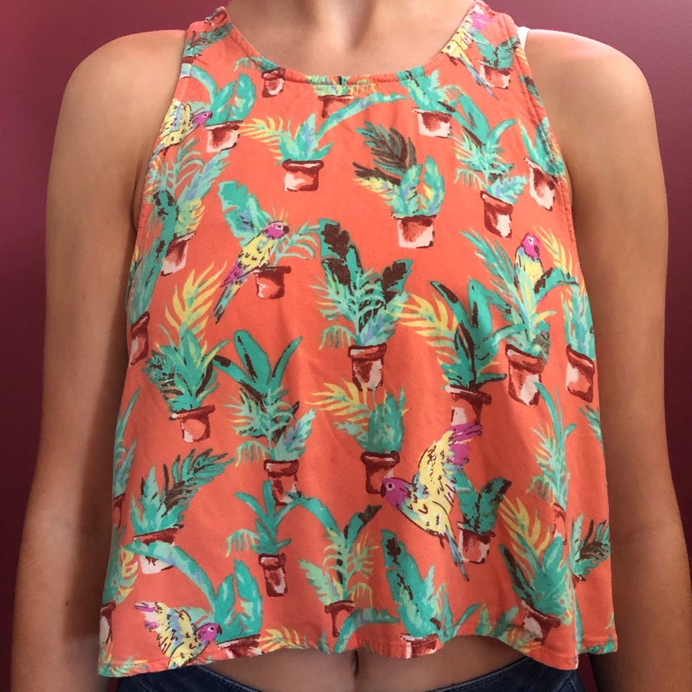 Woman’s Billabong tropical coral cropped tank top